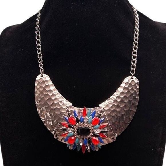 Vtg Hammered Metal Rhinestone Cluster Boomerang Necklace Women's 17" Silver-tone - Picture 2 of 6